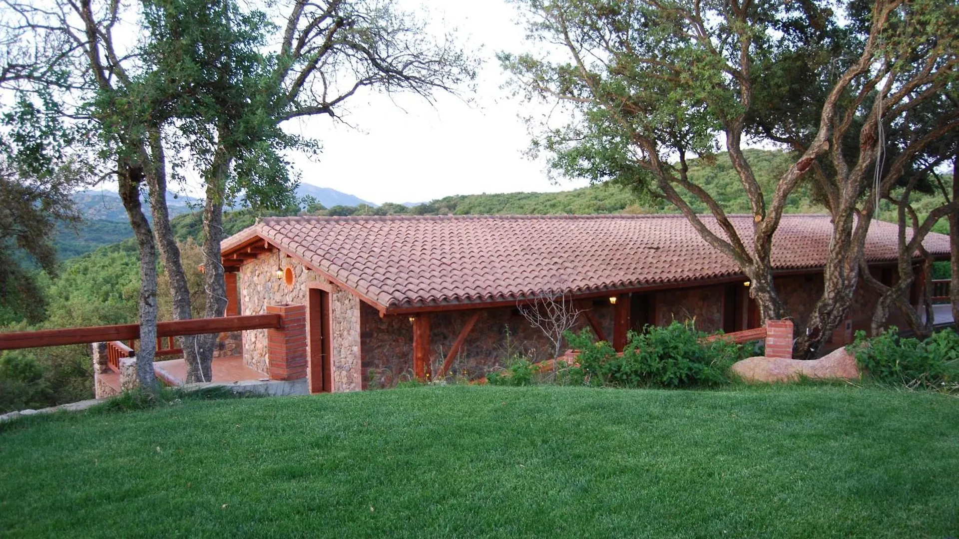 Country house Agriturismo La Quercia Guest House Arbus